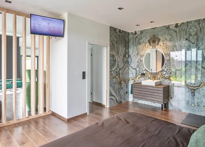 Nomad Village Holiday home *